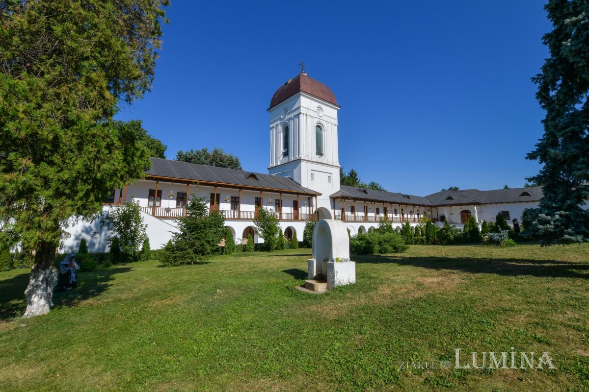 Reactivarea hramului isihast al Mănăstirii Cernica 150406