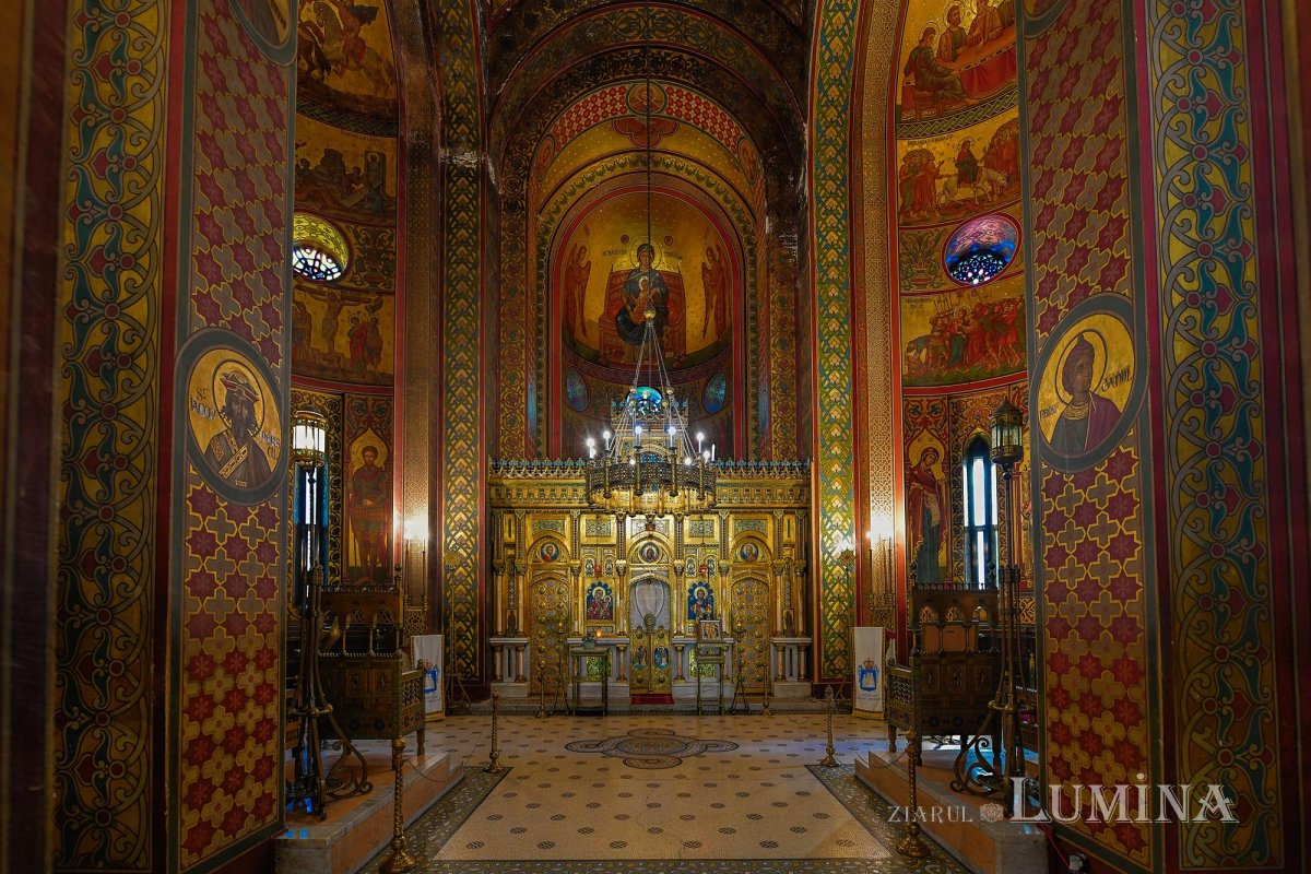 Biserica Mănăstirii Argeşului, giuvaier afierosit Maicii Domnului 150752