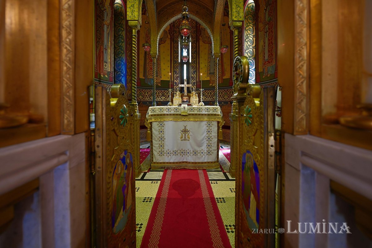 Biserica Mănăstirii Argeşului, giuvaier afierosit Maicii Domnului 150756