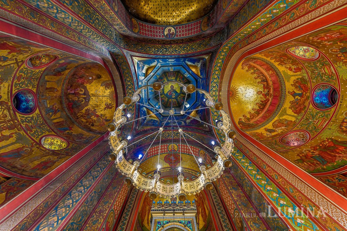 Biserica Mănăstirii Argeşului, giuvaier afierosit Maicii Domnului 150757