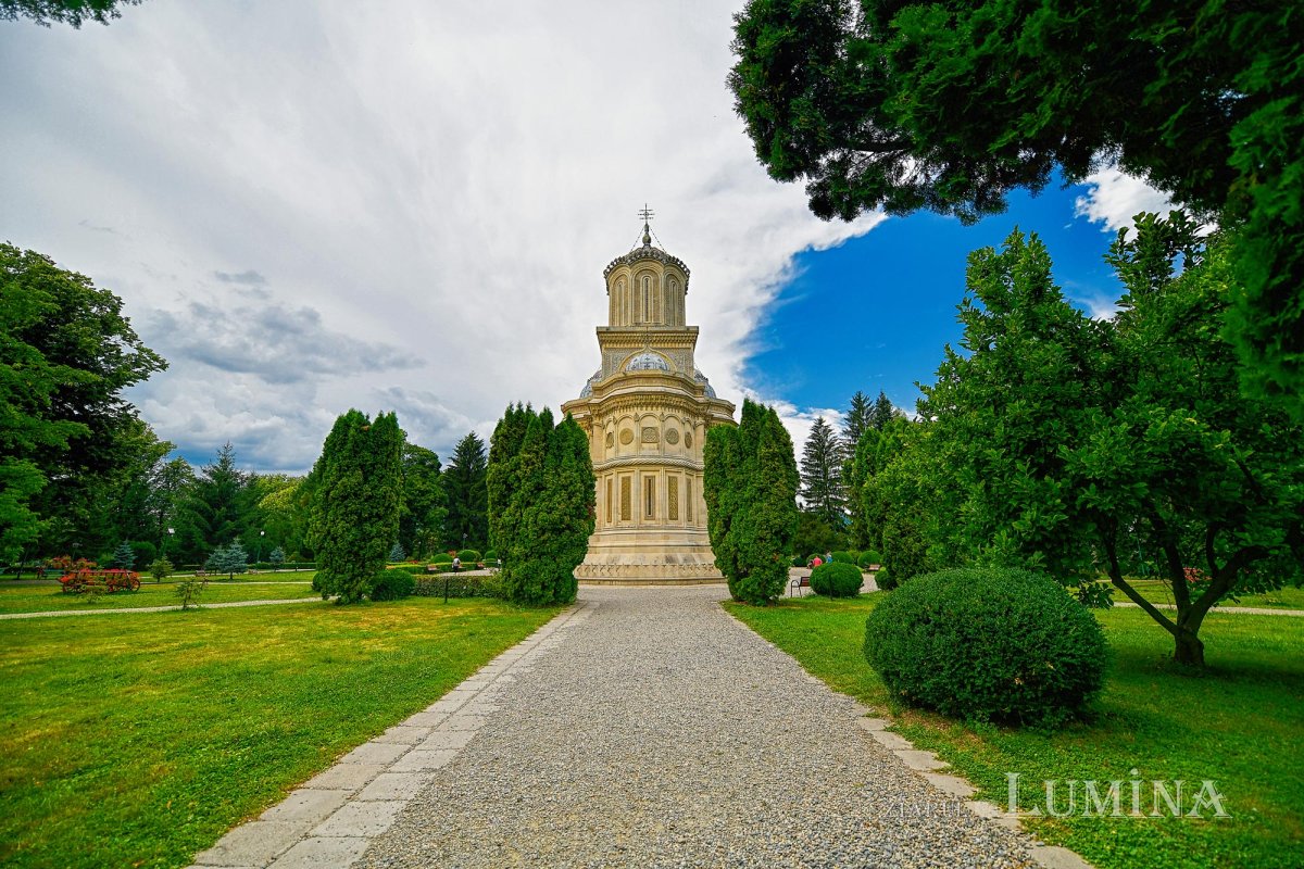 Biserica Mănăstirii Argeşului, giuvaier afierosit Maicii Domnului 150760