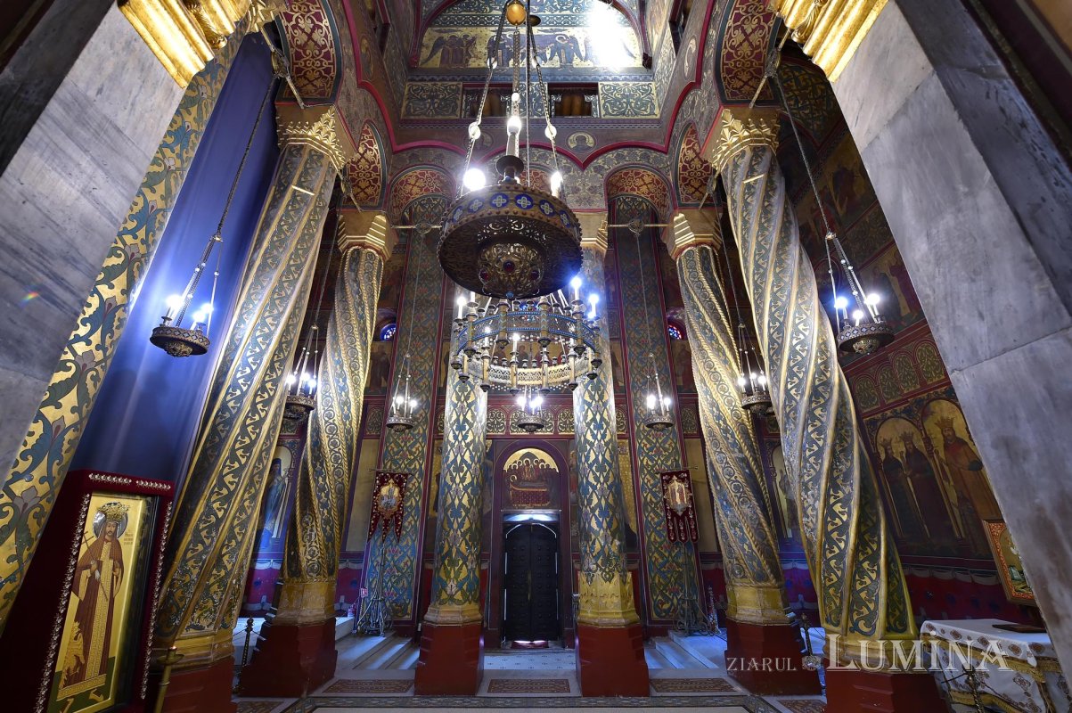 Biserica Mănăstirii Argeşului, giuvaier afierosit Maicii Domnului 150765