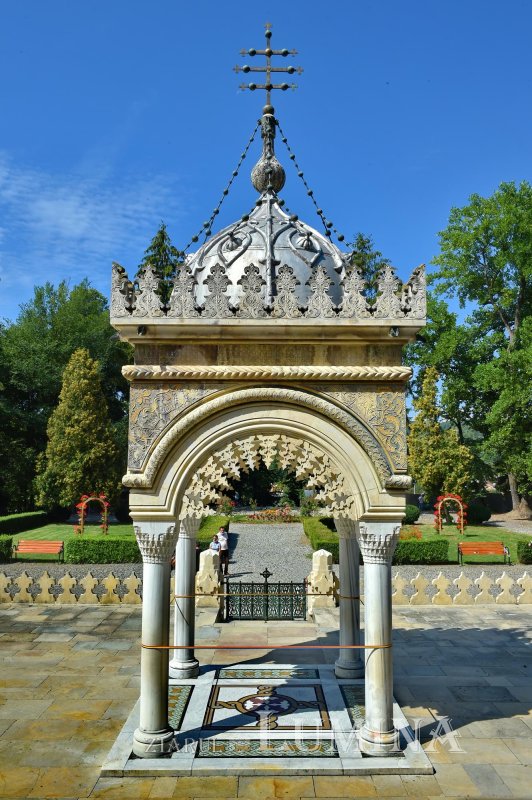 Biserica Mănăstirii Argeşului, giuvaier afierosit Maicii Domnului 150768