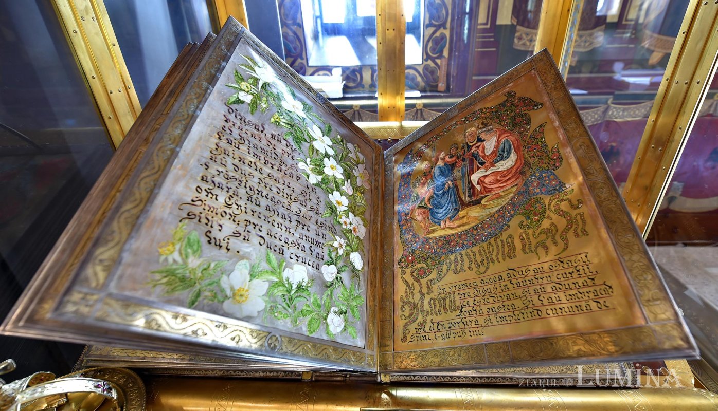 Biserica Mănăstirii Argeşului, giuvaier afierosit Maicii Domnului 150770