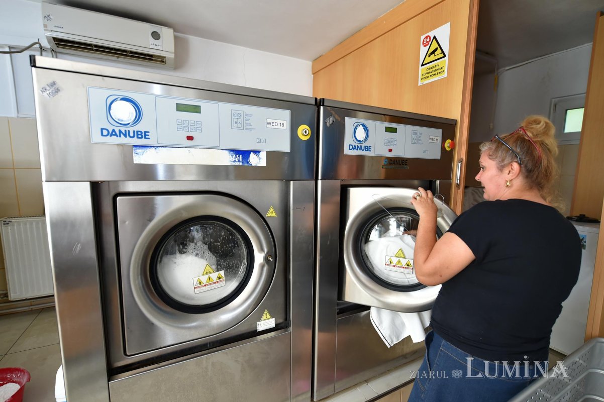 „Bob de rouă“, prima spălătorie ecologică pentru veşminte liturgice 151247