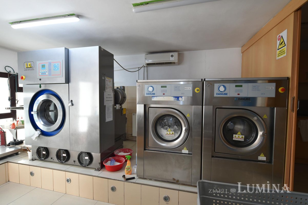 „Bob de rouă“, prima spălătorie ecologică pentru veşminte liturgice 151248