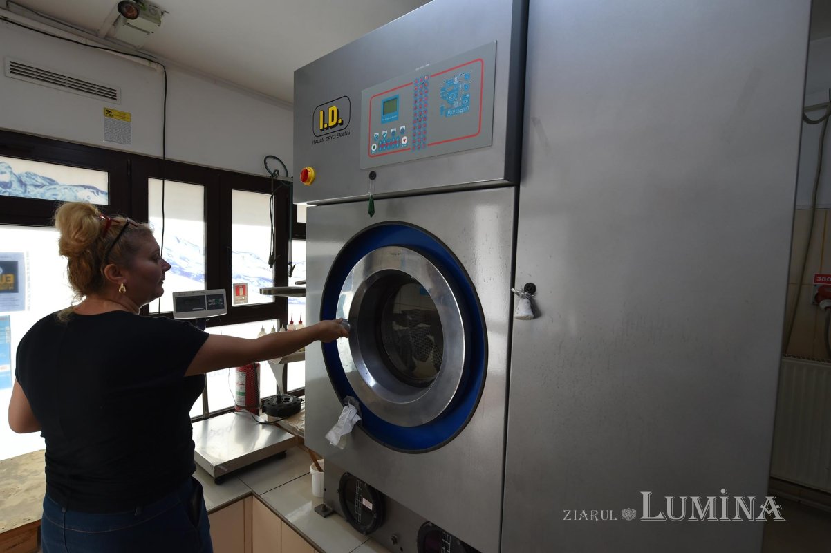„Bob de rouă“, prima spălătorie ecologică pentru veşminte liturgice 151250