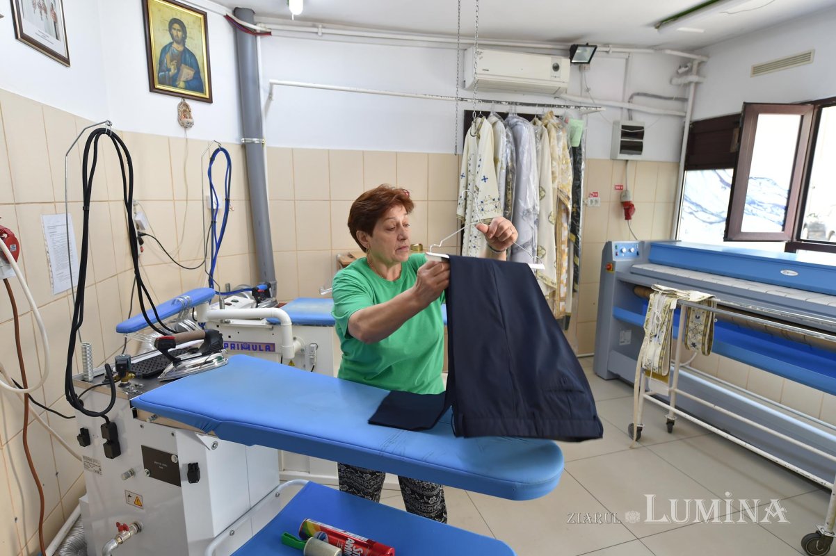 „Bob de rouă“, prima spălătorie ecologică pentru veşminte liturgice 151254