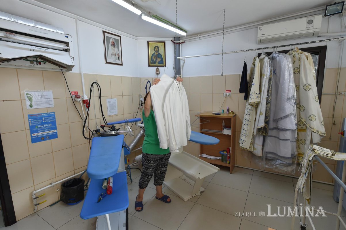 „Bob de rouă“, prima spălătorie ecologică pentru veşminte liturgice 151261