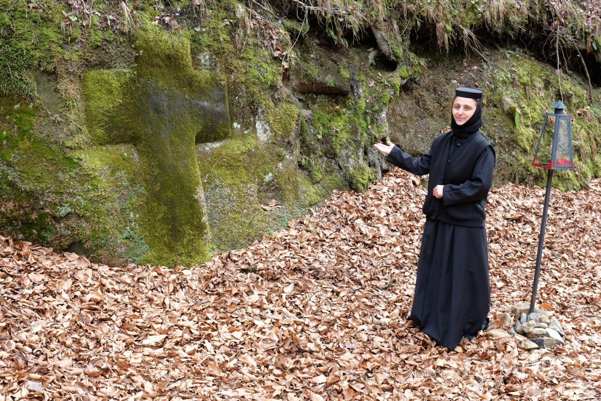 Jertfa unor monahi care se nevoiau la Mănăstirea Iezer 151875