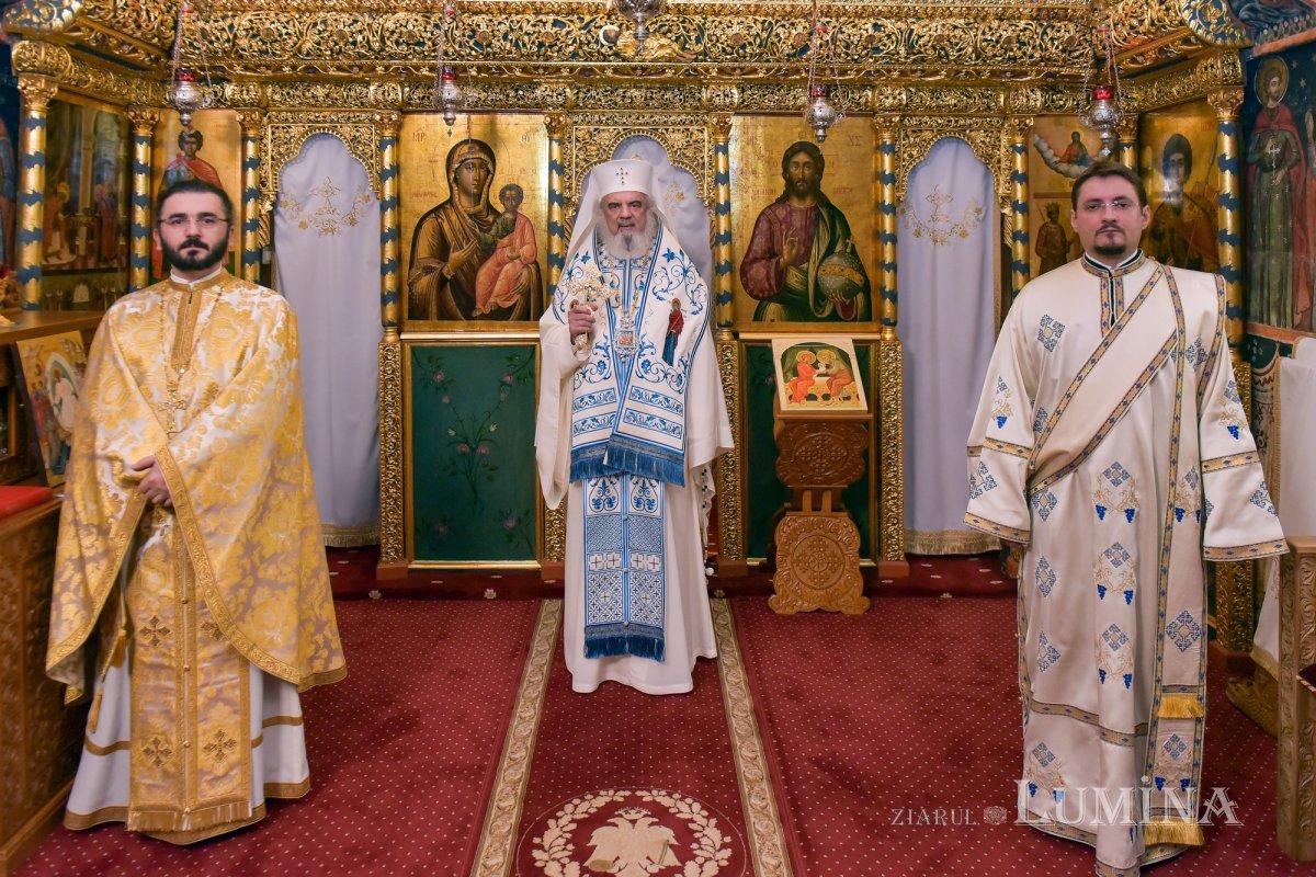 „Cinstirea Maicii Domnului, voită de Dumnezeu, începută de îngeri şi continuată de Biserică” 152150