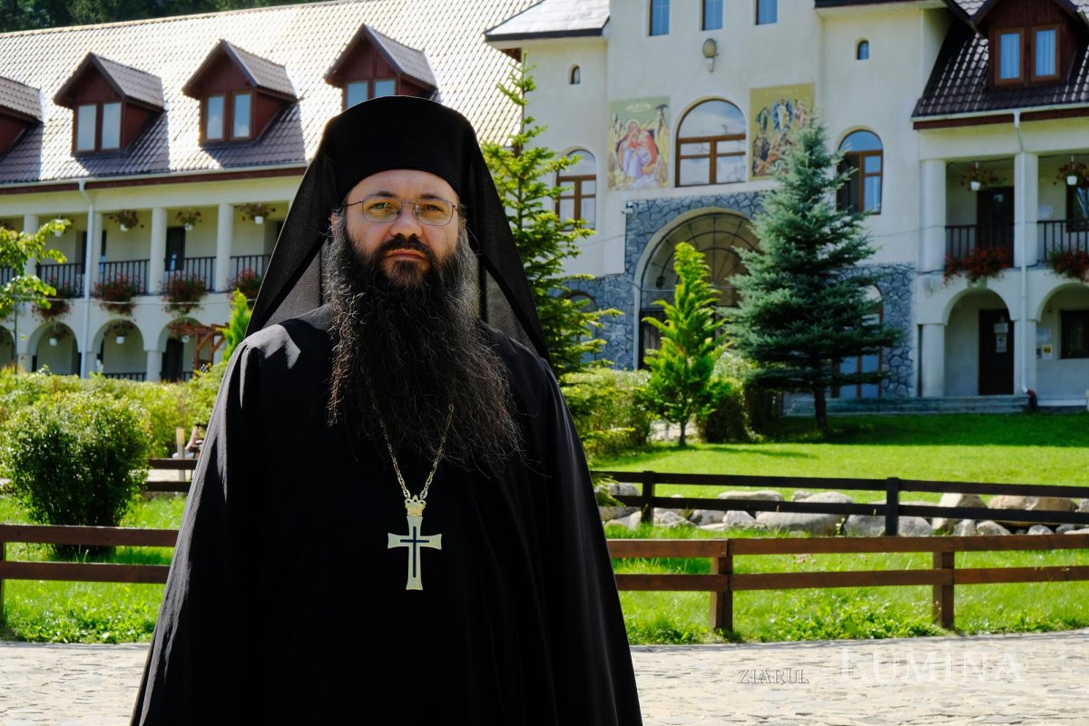 Mănăstirea Caraiman, popas odihnitor la umbra Crucii Eroilor Neamului 152822