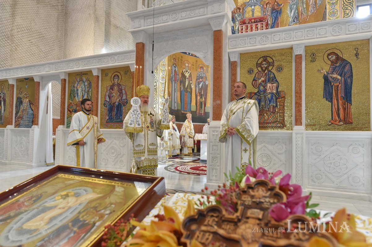 Moment istoric în Episcopia Oradiei 152965