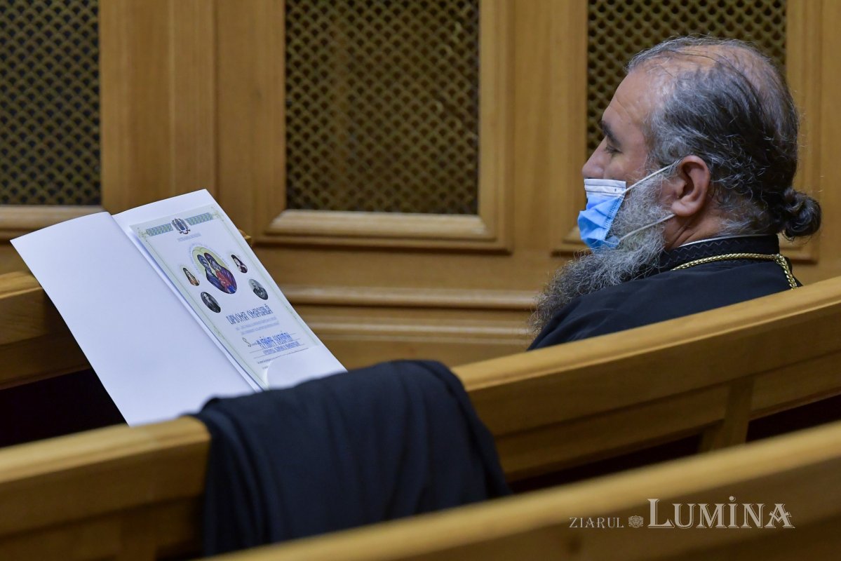 Pastorația familiei azi, dezbătută în ședința Sfântului Sinod  153657