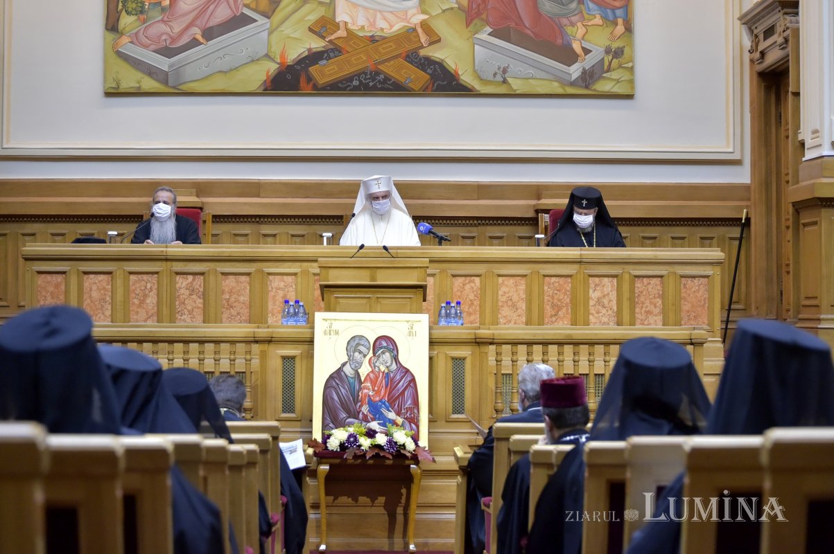 Pastorația familiei azi, dezbătută în ședința Sfântului Sinod  153672