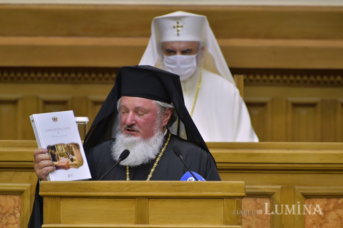 Pastorația familiei azi, dezbătută în ședința Sfântului Sinod  153679