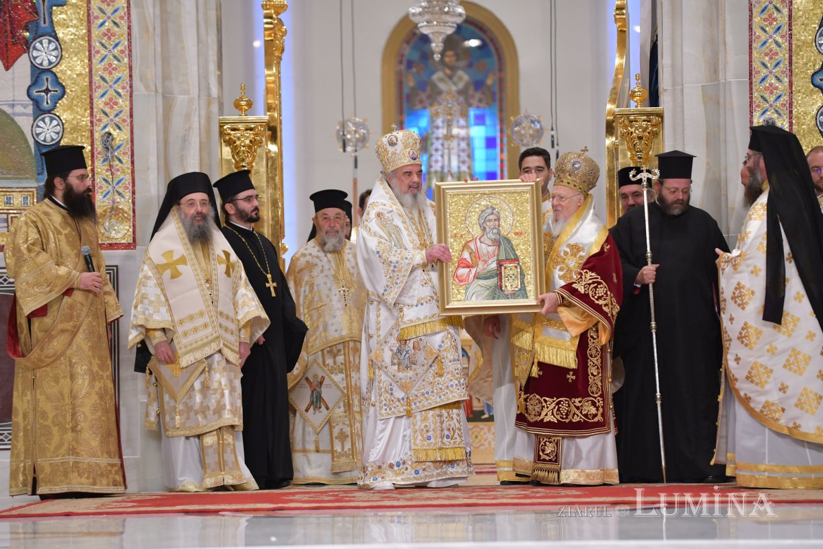 „Se încoronează capul şi se cinsteşte întreaga persoană” 153731