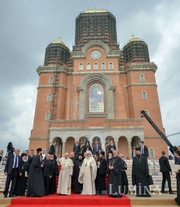 „Se încoronează capul şi se cinsteşte întreaga persoană” 153733