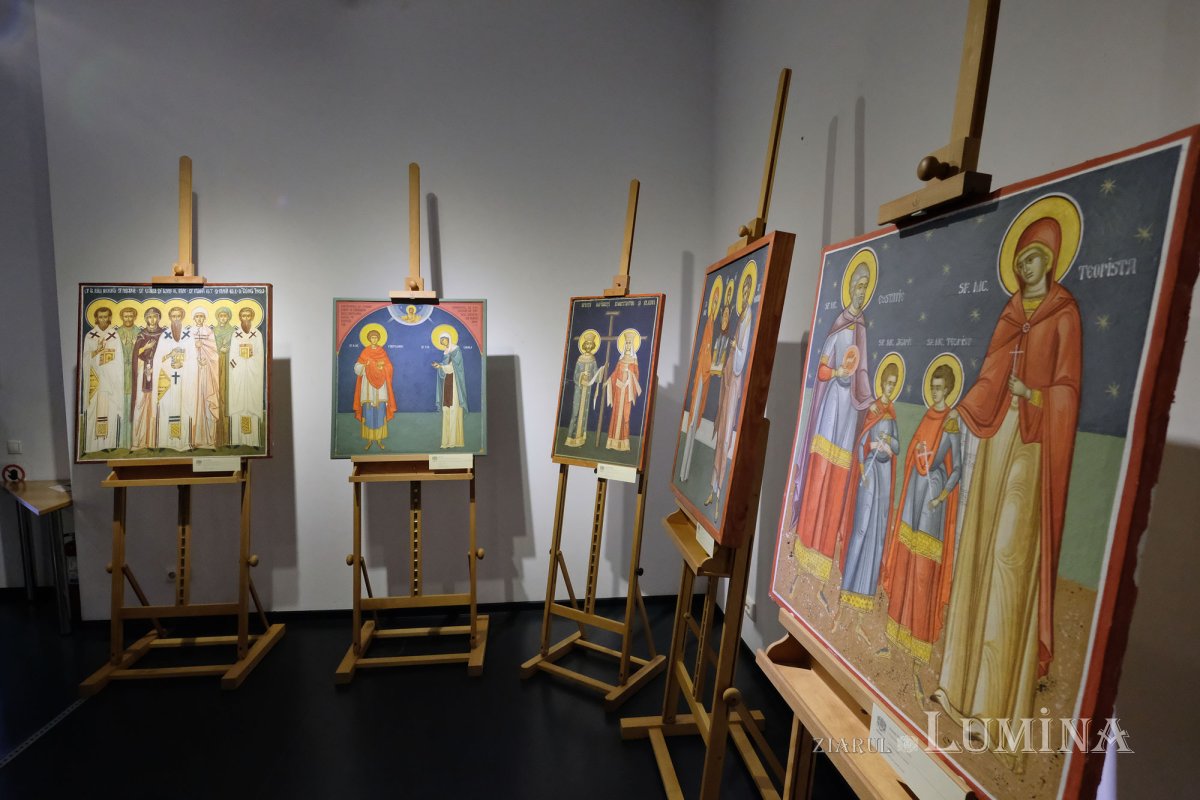 Expoziția „Icoana ortodoxă - lumina credinței” la Muzeul Satului din Capitală 154078