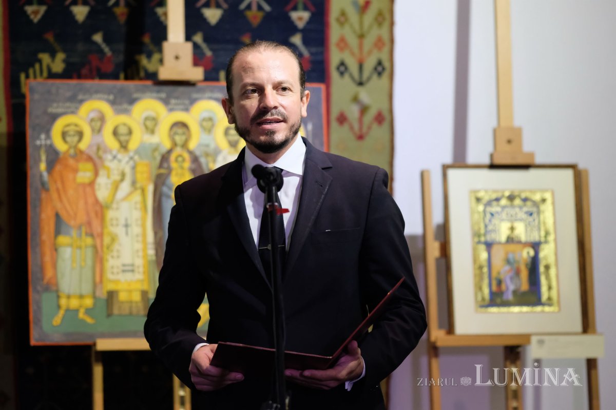 Expoziția „Icoana ortodoxă - lumina credinței” la Muzeul Satului din Capitală 154084