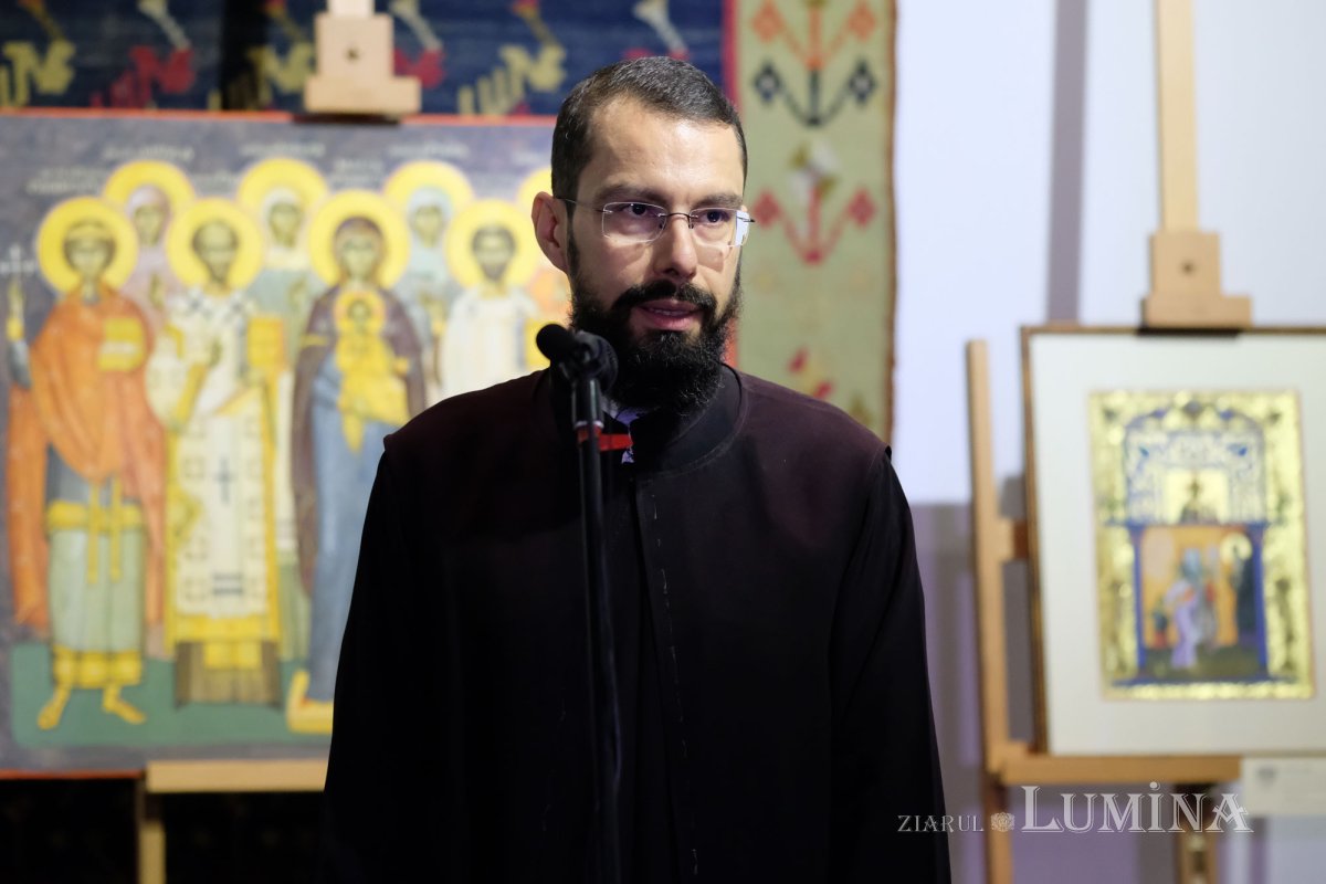 Expoziția „Icoana ortodoxă - lumina credinței” la Muzeul Satului din Capitală 154085