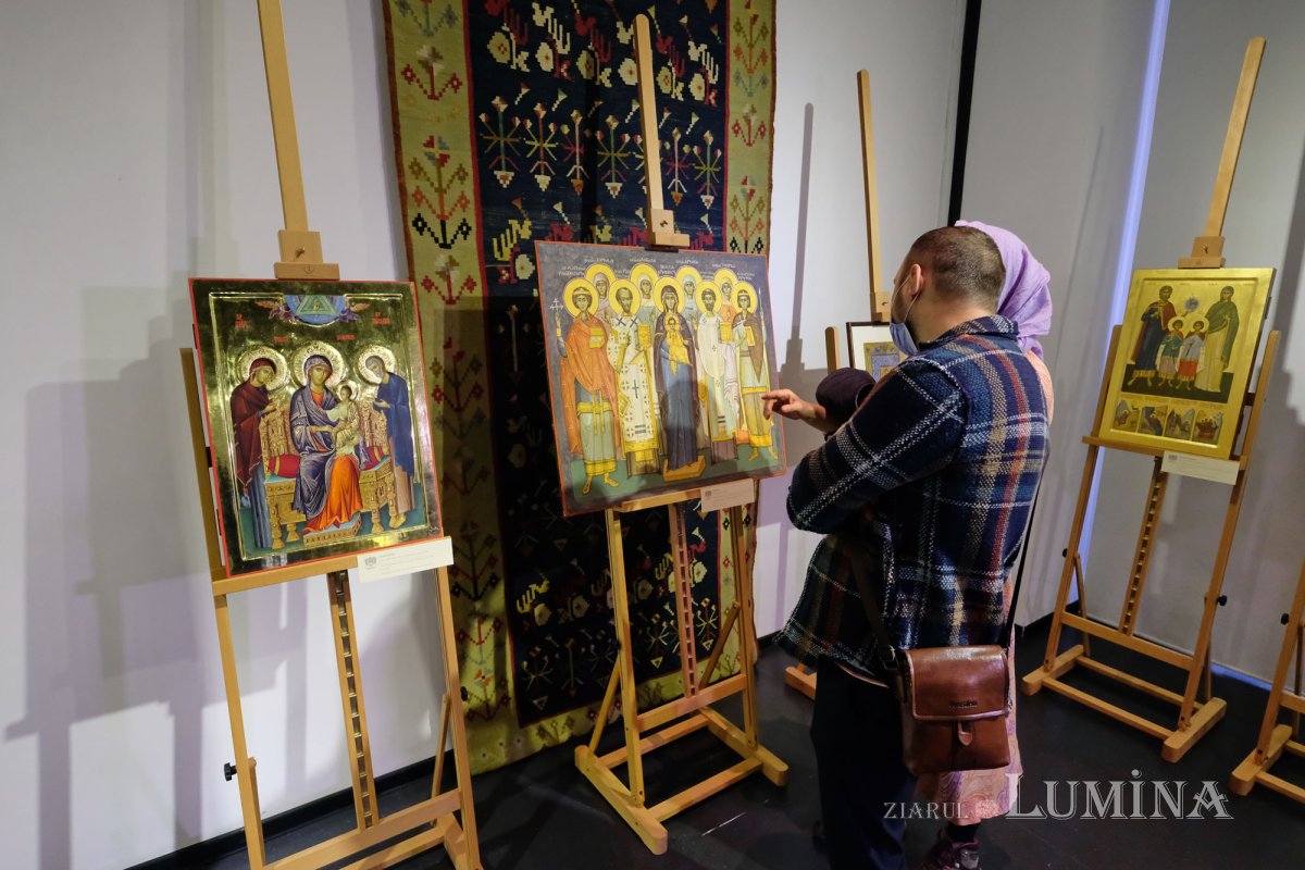 Expoziția „Icoana ortodoxă - lumina credinței” la Muzeul Satului din Capitală 154088