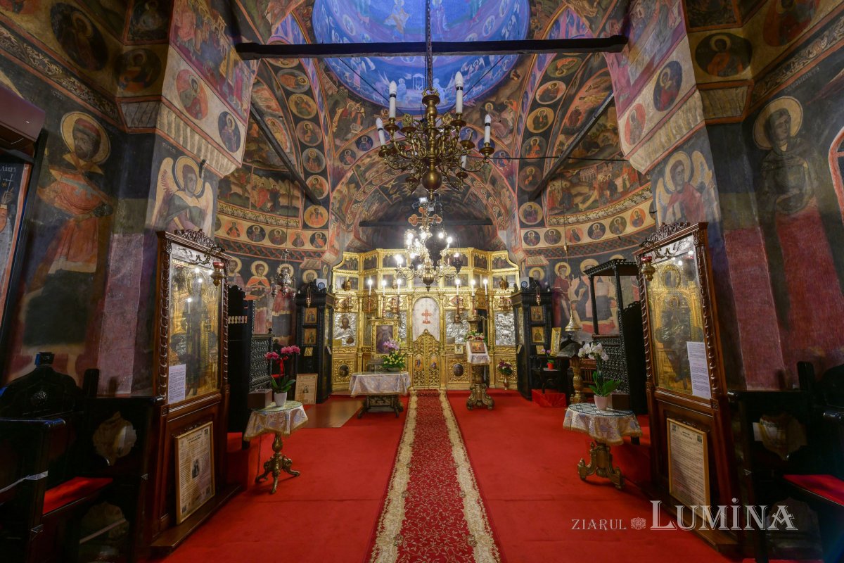 Altarele Capitalei închinate Sfintei Cuvioase Parascheva 154765