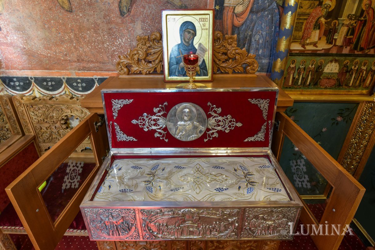 Altarele Capitalei închinate Sfintei Cuvioase Parascheva 154789