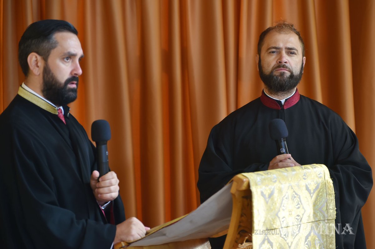 Prinos de cinstire adus Sfintei Parascheva în București 154870