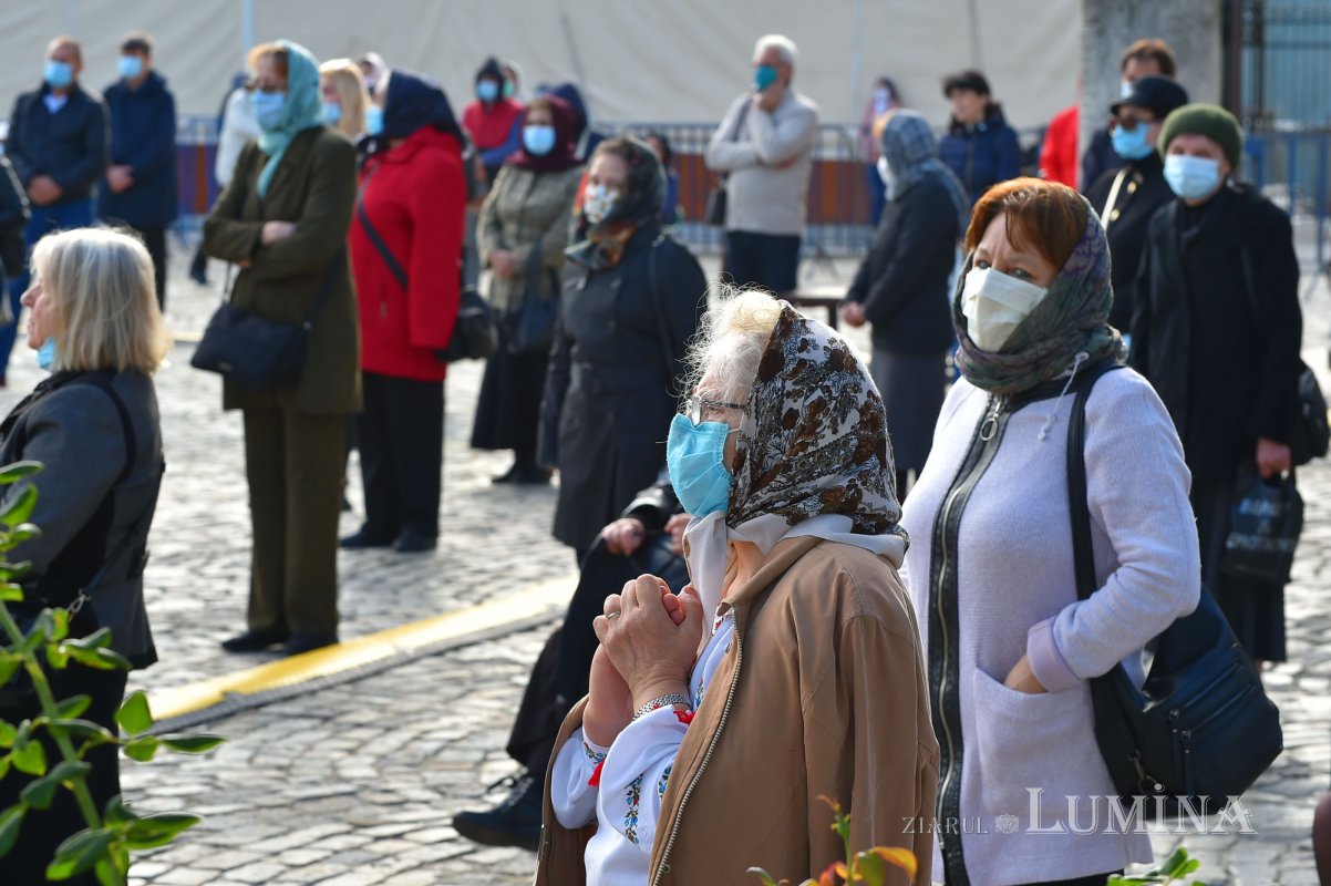 Prinos de cinstire adus Sfintei Parascheva în București 154880