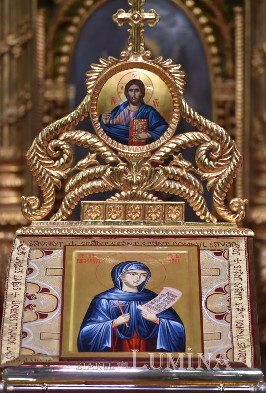 Prinos de cinstire adus Sfintei Parascheva în București 154881