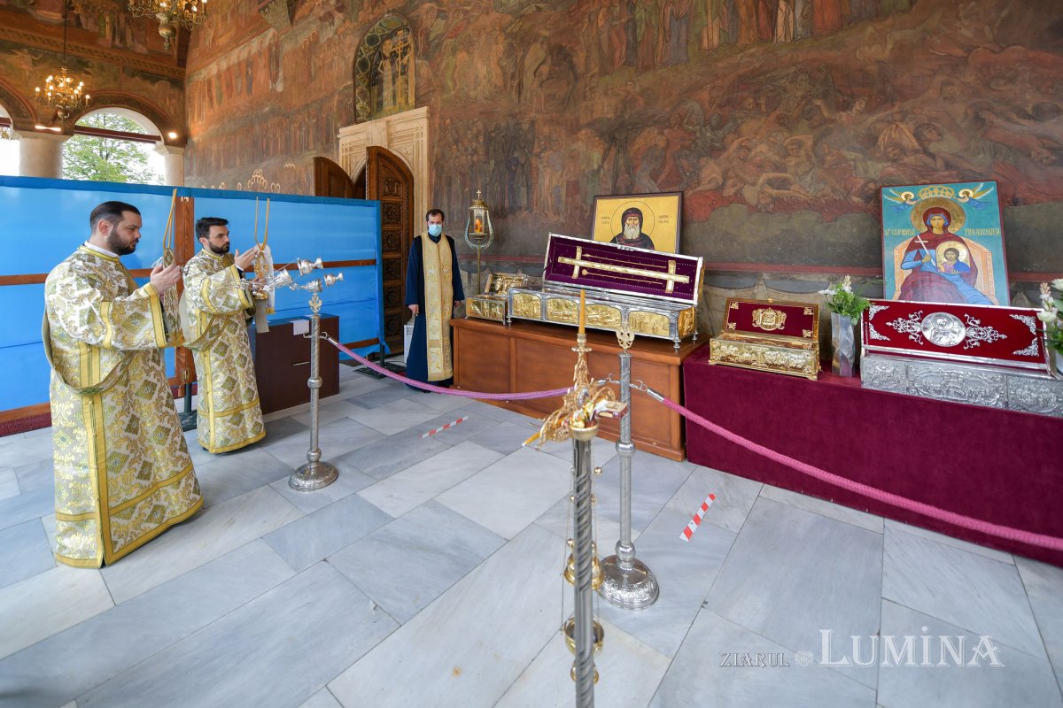 Priveghere pentru Cuvioasa Parascheva la Catedrala Patriarhală 154900