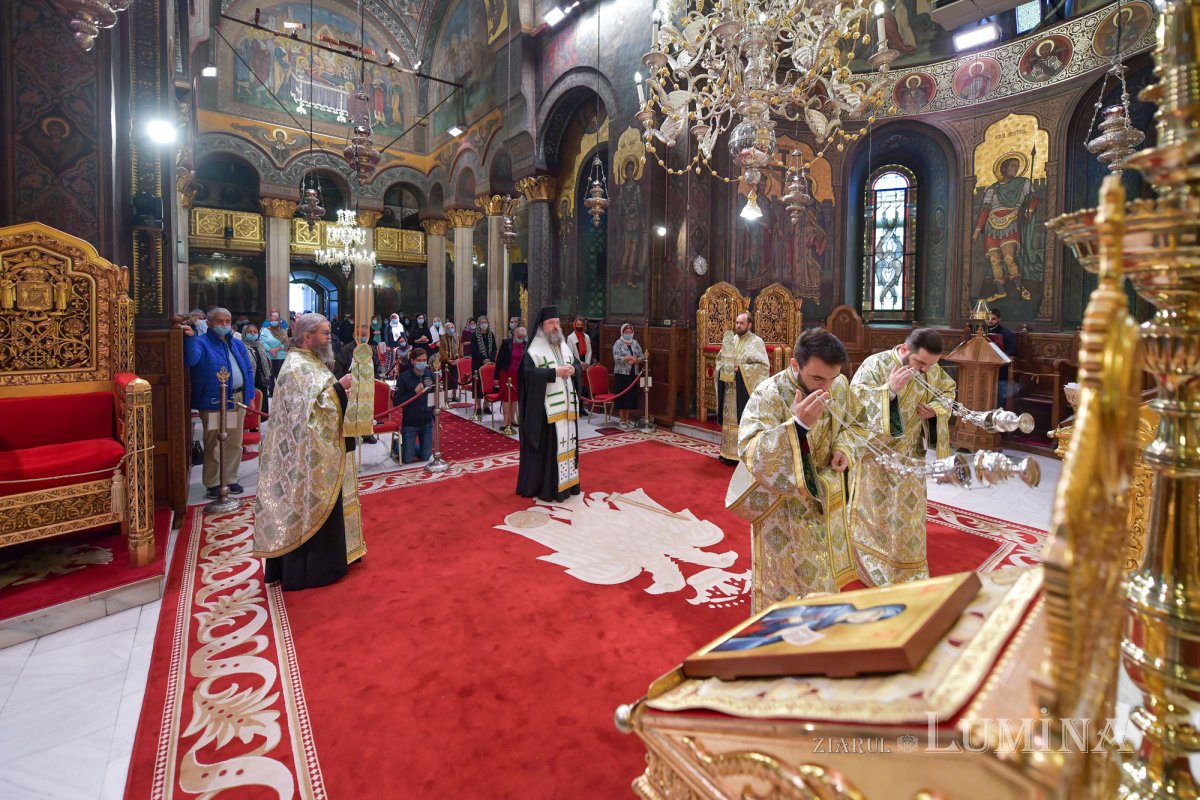Priveghere pentru Cuvioasa Parascheva la Catedrala Patriarhală 154910