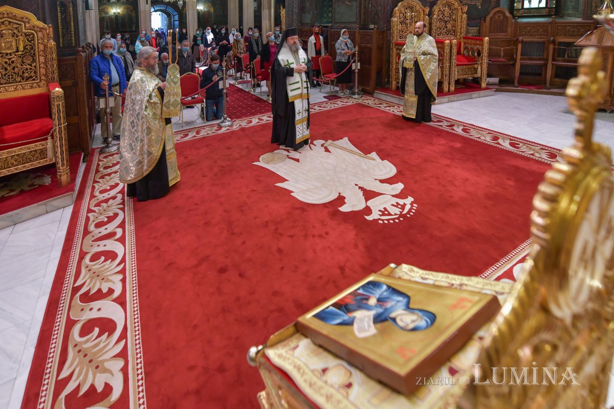 Priveghere pentru Cuvioasa Parascheva la Catedrala Patriarhală 154915