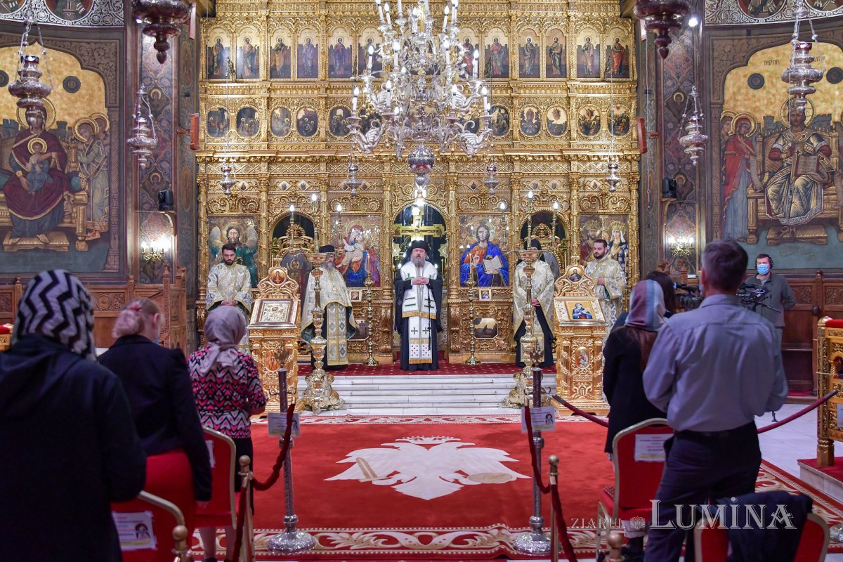 Priveghere pentru Cuvioasa Parascheva la Catedrala Patriarhală 154919