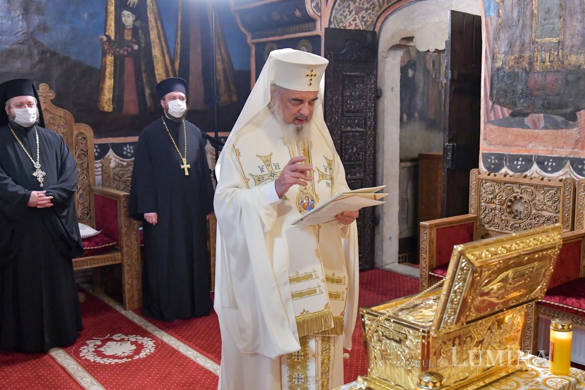 Sfințirea unei noi racle la Patriarhie pentru Mănăstirea Neamț 154953