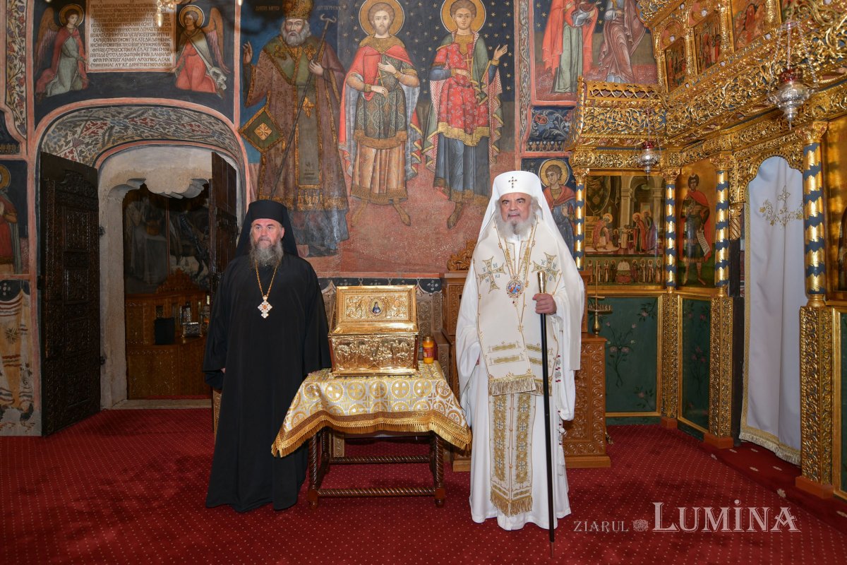 Sfințirea unei noi racle la Patriarhie pentru Mănăstirea Neamț 154967