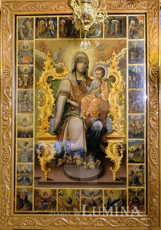 Veșmânt al Muceniței Filofteia la Biserica Oborul Vechi din Capitală 155308