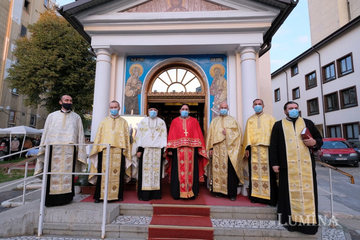 Veșmânt al Muceniței Filofteia la Biserica Oborul Vechi din Capitală 155310