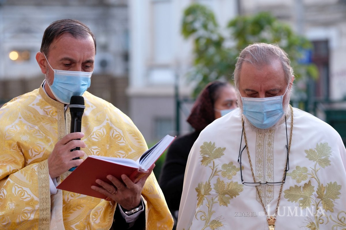 Veșmânt al Muceniței Filofteia la Biserica Oborul Vechi din Capitală 155320