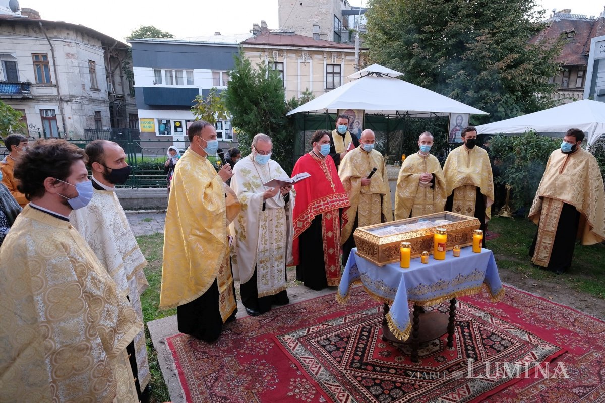 Veșmânt al Muceniței Filofteia la Biserica Oborul Vechi din Capitală 155322