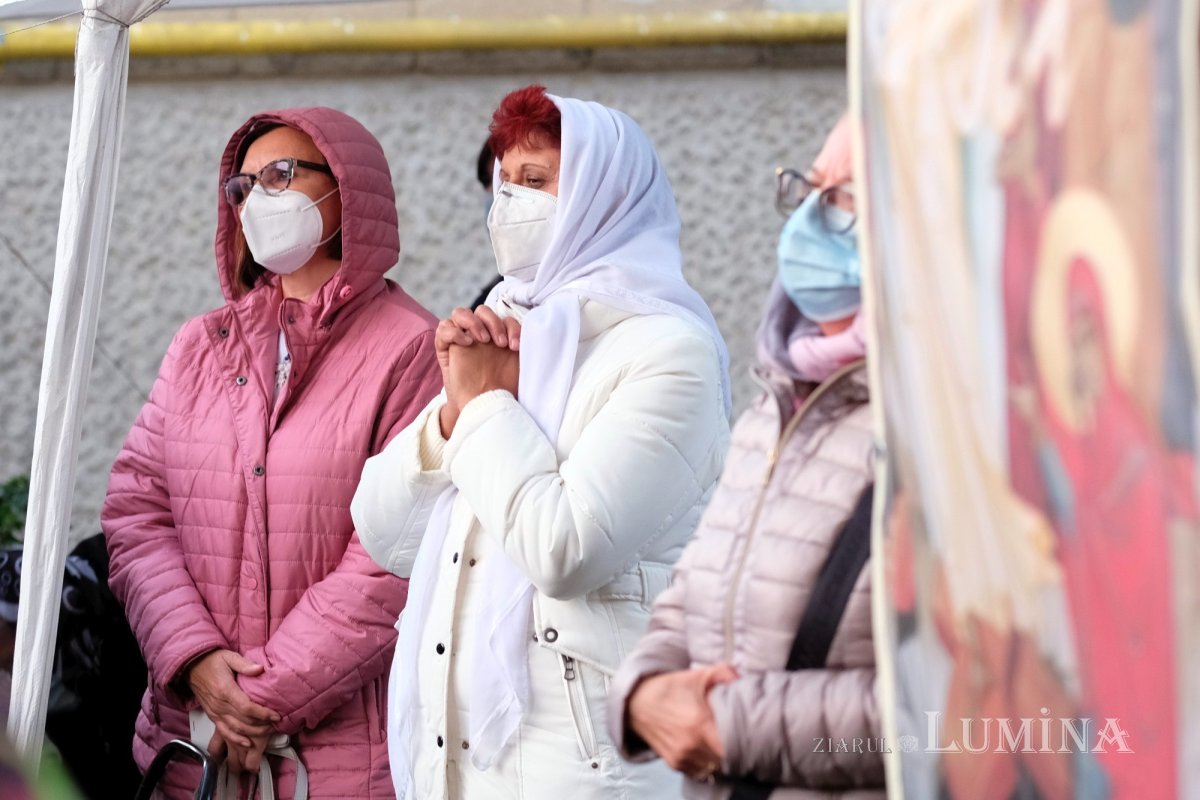 Veșmânt al Muceniței Filofteia la Biserica Oborul Vechi din Capitală 155323