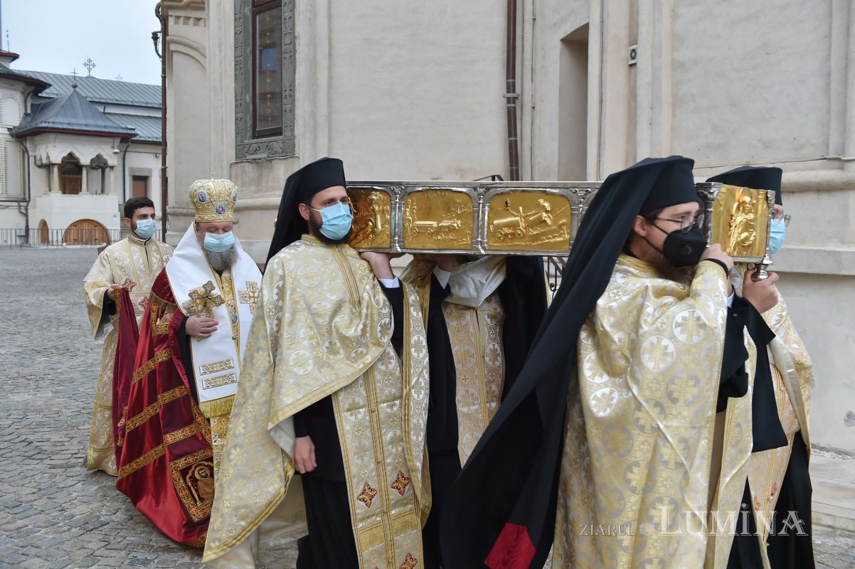 A început sărbătoarea Ocrotitorului Bucureștilor pe Colina Bucuriei 155575