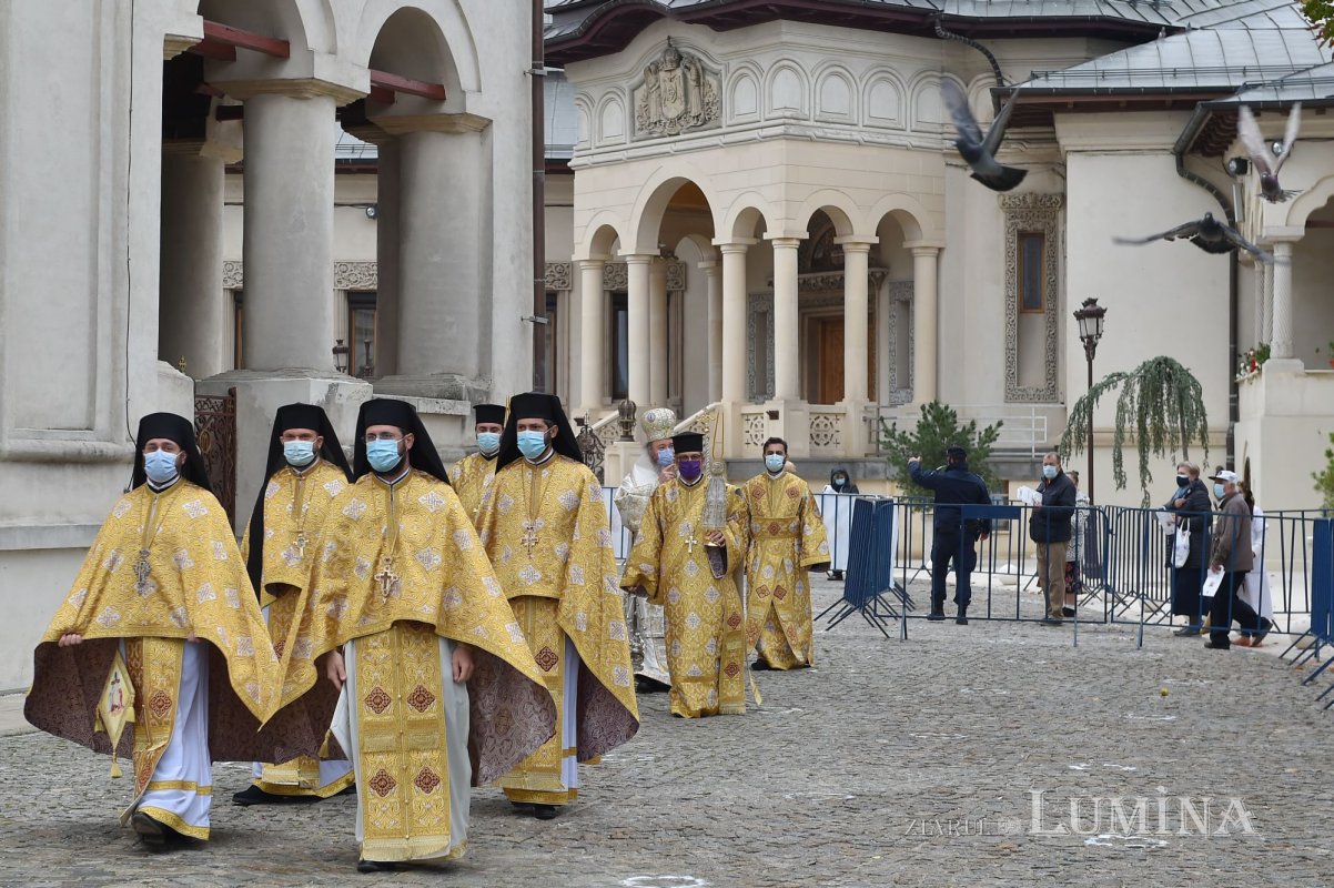 A început sărbătoarea Ocrotitorului Bucureștilor pe Colina Bucuriei 155605