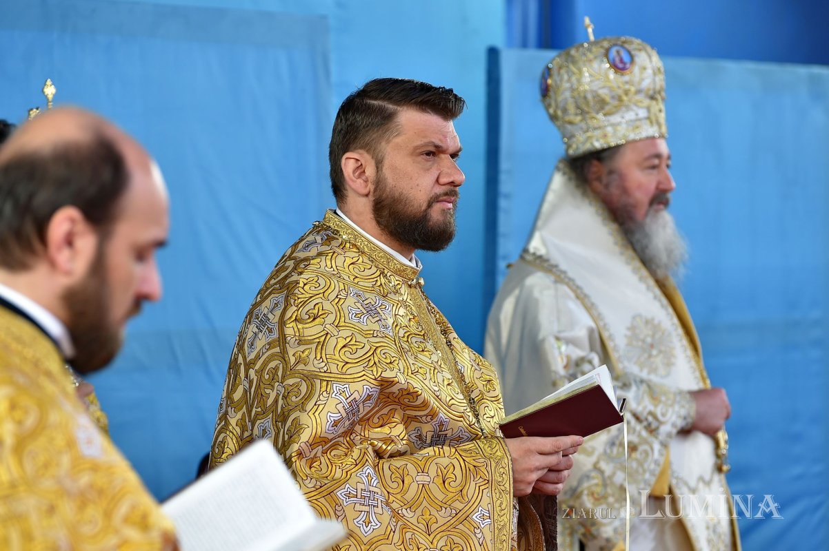 A început sărbătoarea Ocrotitorului Bucureștilor pe Colina Bucuriei 155609