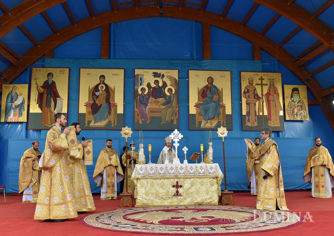 A început sărbătoarea Ocrotitorului Bucureștilor pe Colina Bucuriei 155612