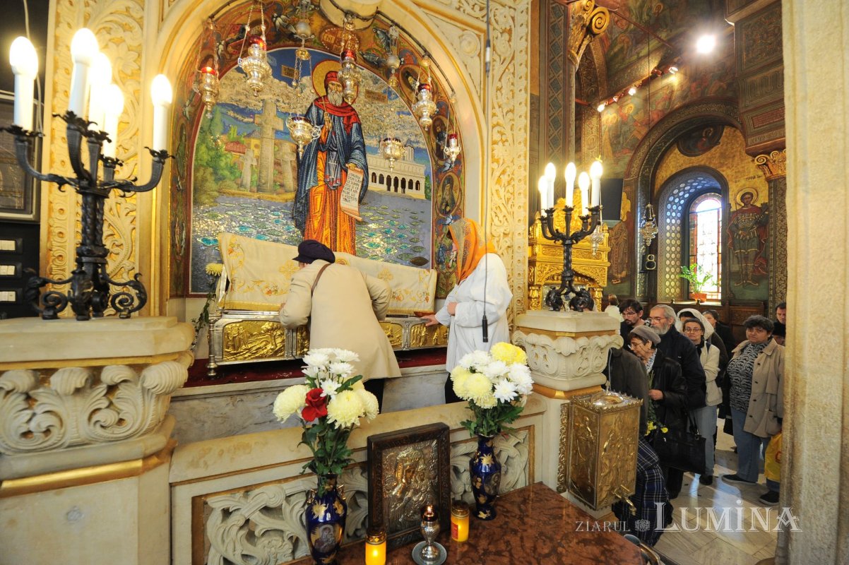 Cinstirea sfinților îi face contemporani cu noi 155511