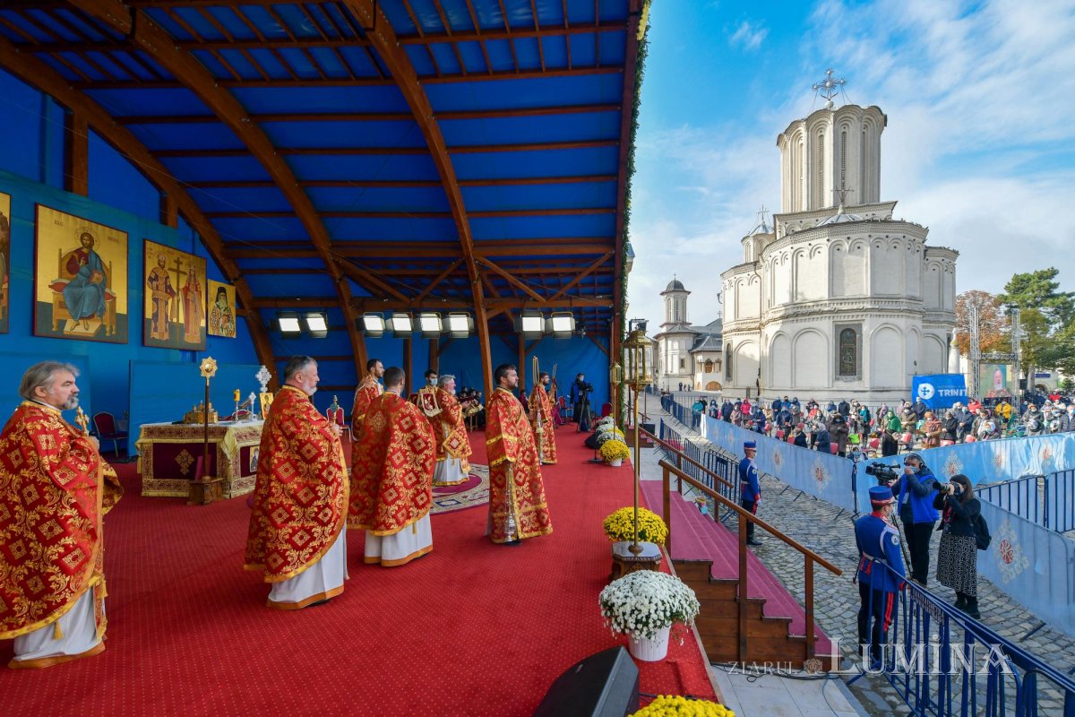 Prinos de laudă adus Mucenicului Dimitrie la Catedrala Patriarhală 155706