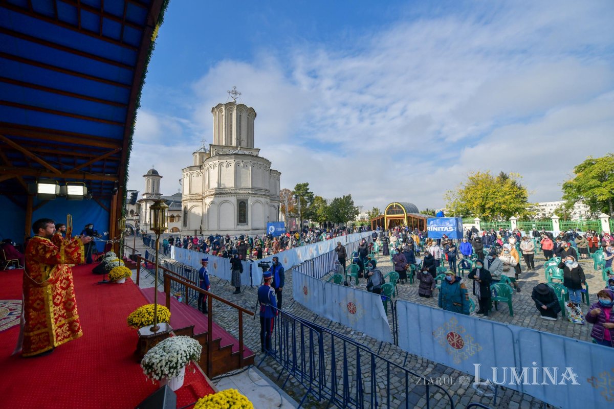 Prinos de laudă adus Mucenicului Dimitrie la Catedrala Patriarhală 155708