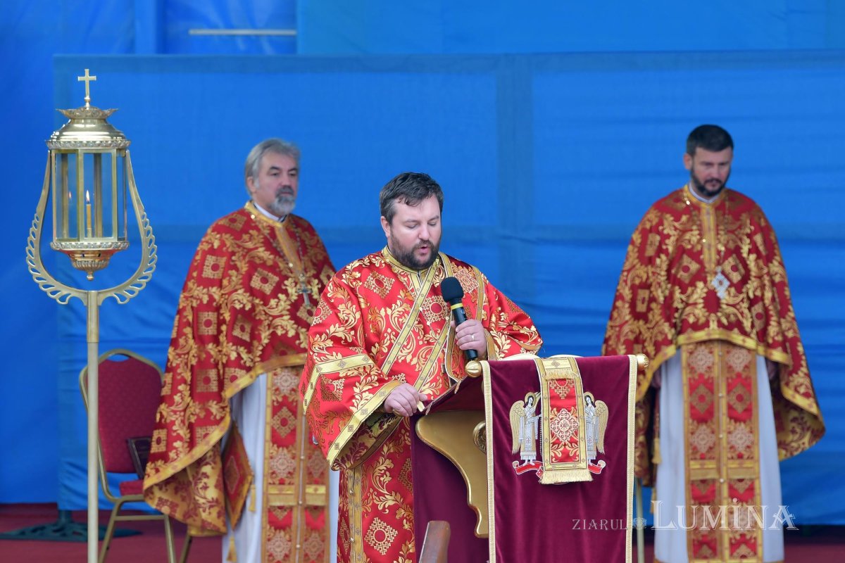 Prinos de laudă adus Mucenicului Dimitrie la Catedrala Patriarhală 155710